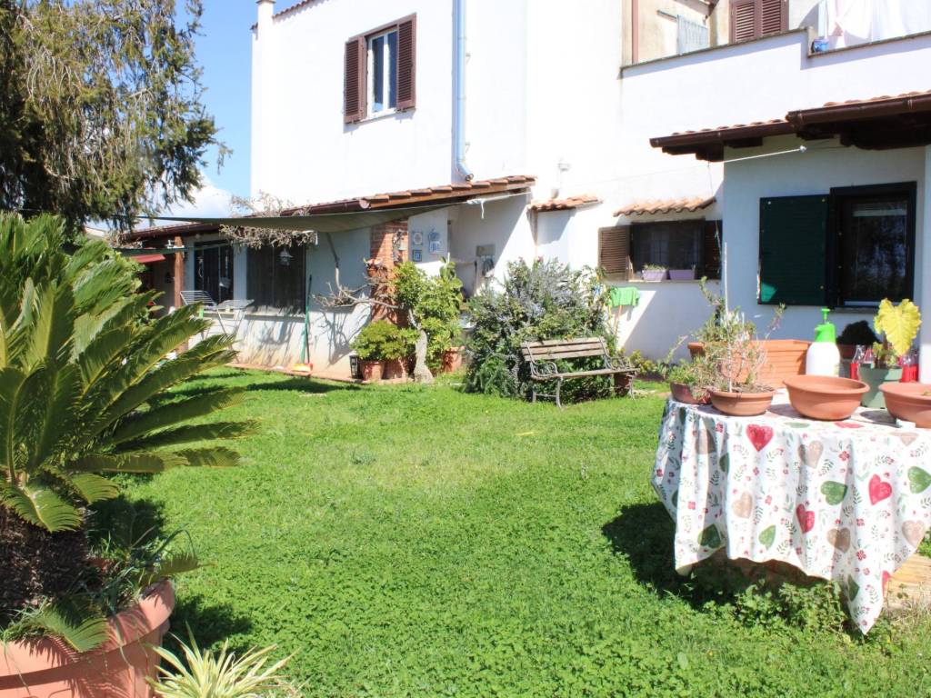 Appartamento a Aprilia in Via Monte Gottero, 14 - Foto 2