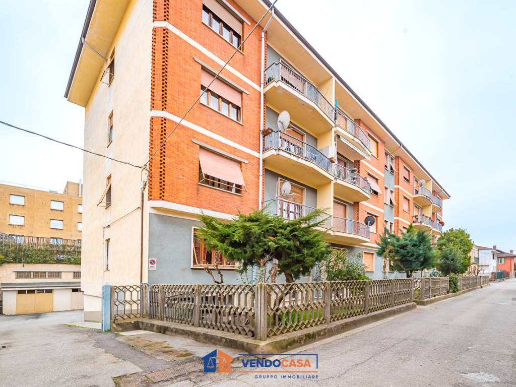Appartamento a Bra in Via 24 Aprile - Foto 2