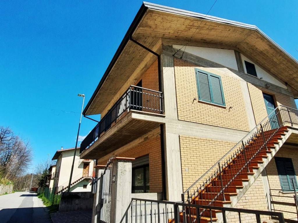 Villa a Isola del gran sasso d'italia in Borgo San Leonardo, 59 - Foto 2