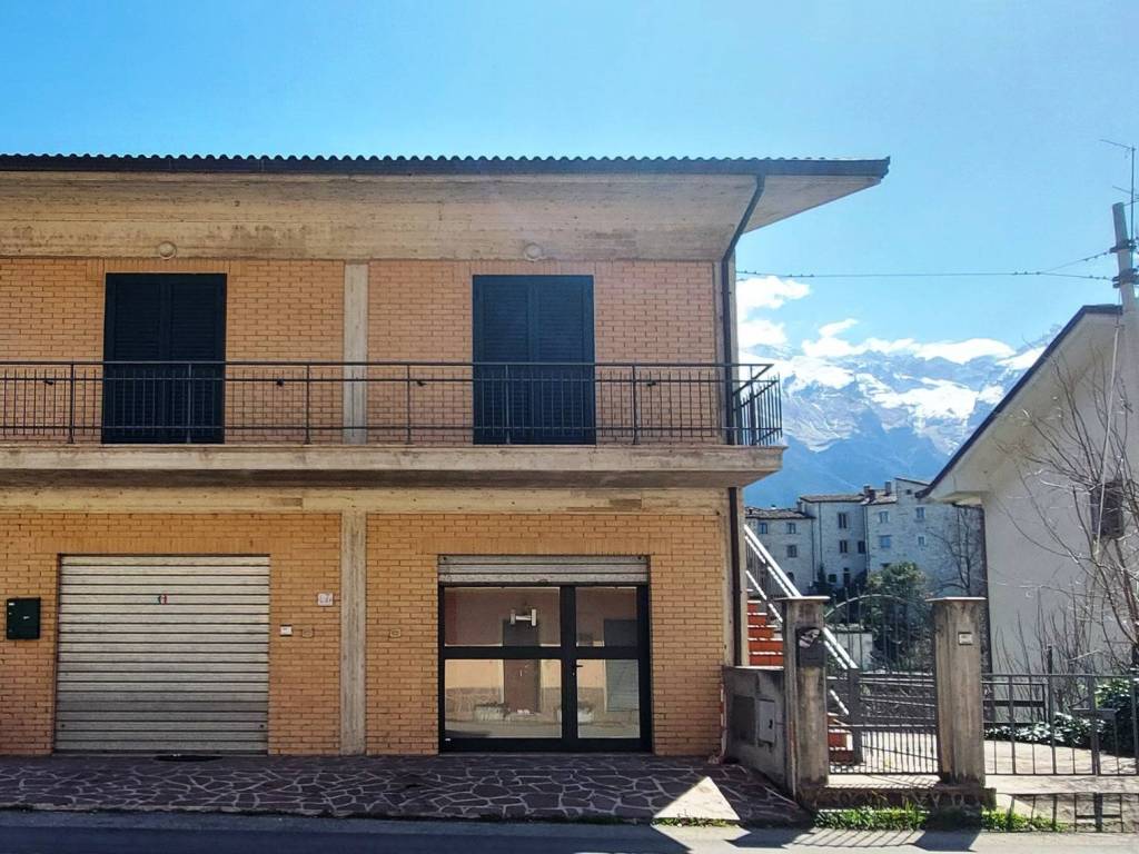 Villa a Isola del gran sasso d'italia in Borgo San Leonardo, 59 - Foto 3