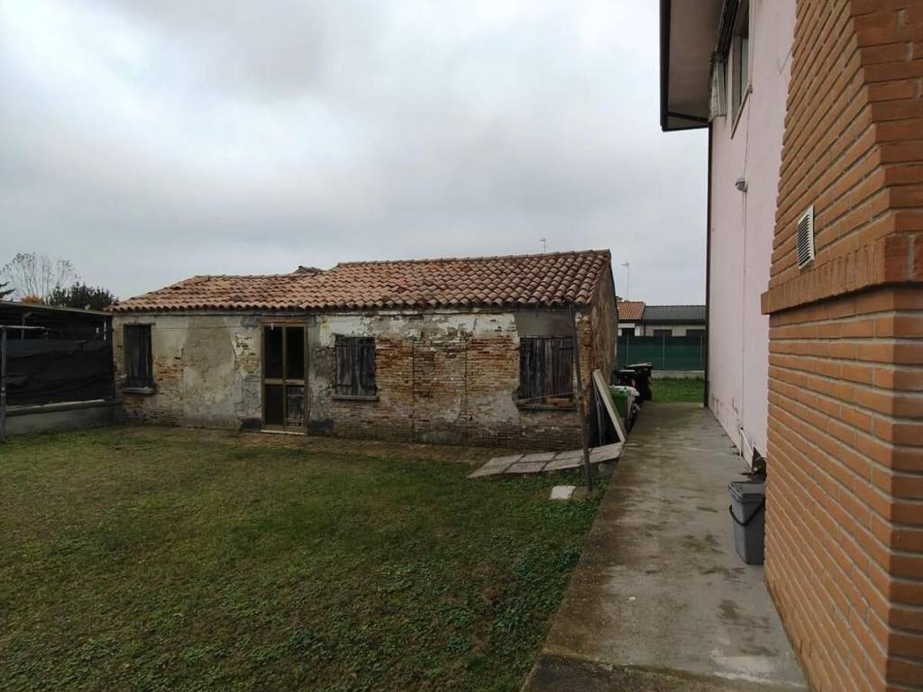 Rustico / casale a Porto viro in Via Vittorio Alfieri - Foto 2
