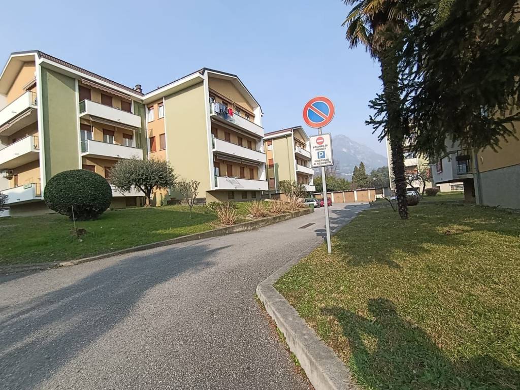 Box / garage a Garlate in Via Antonio Stoppani, 280 - Foto 2