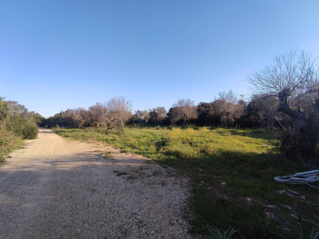 Terreno a Lecce in Via Giuseppe Agostino Roggerone - Foto 2