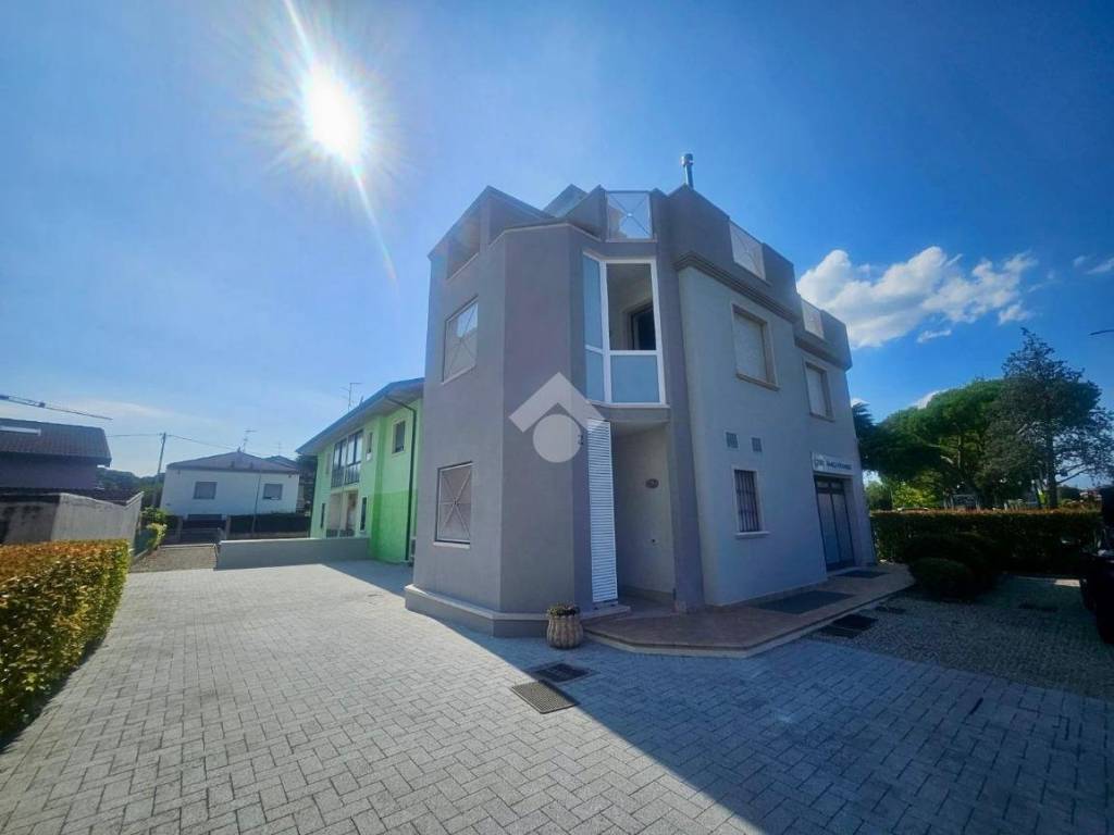 Appartamento a San giovanni lupatoto in Via D. Chiesa, 2 - Foto 2