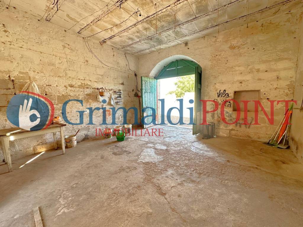 Palazzo / stabile a Maglie in Via Madonna dell'Abbondanza - Foto 2