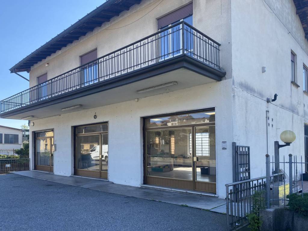 Appartamento a Gavirate in Via Cornelio Rovera, 38 - Foto 4