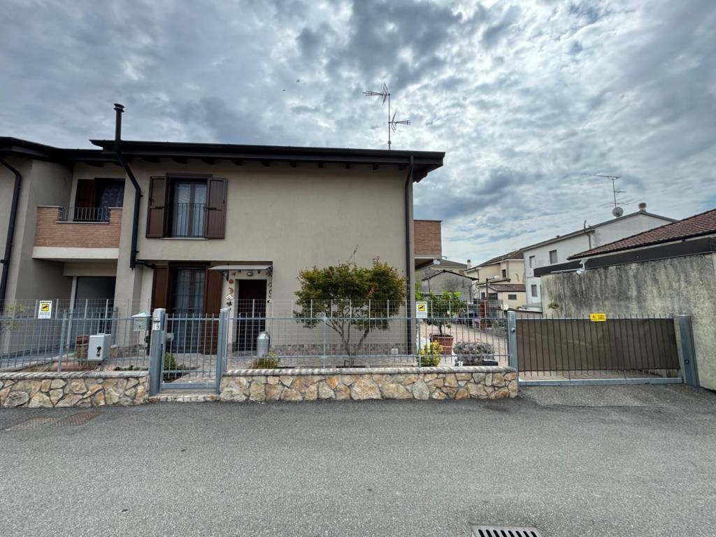 Villetta a schiera a Copiano in Via Don Emilio Marchesi, 19 - Foto 2