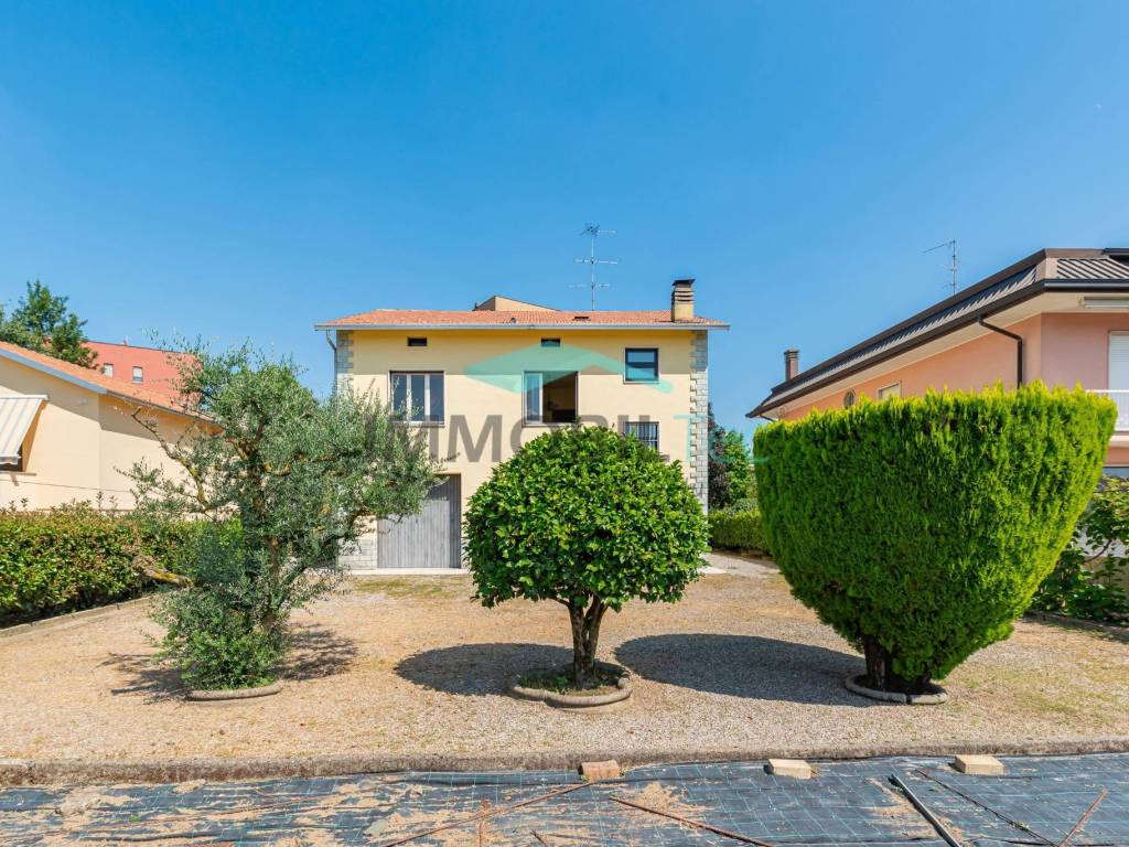 Villa a Caronno pertusella in Via Santa Margherita - Foto 2