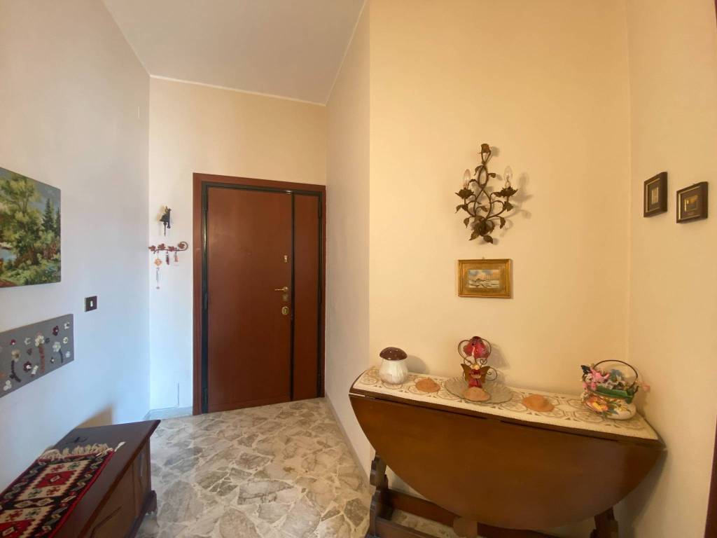 Appartamento a Bari in Via Brigata e Divisione Bari, 94 - Foto 2