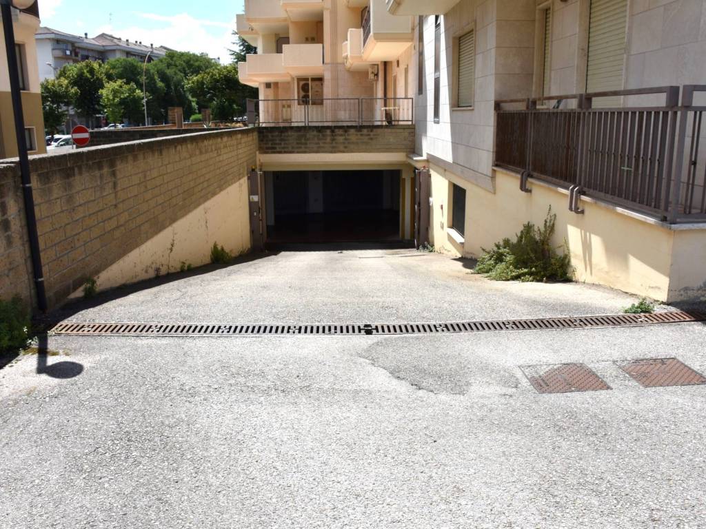 Box / garage a Vasto in Via Giulio Cesare - Foto 3