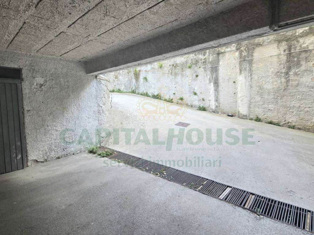 Box / garage a San nicola la strada in Via degli Olmi - Foto 3
