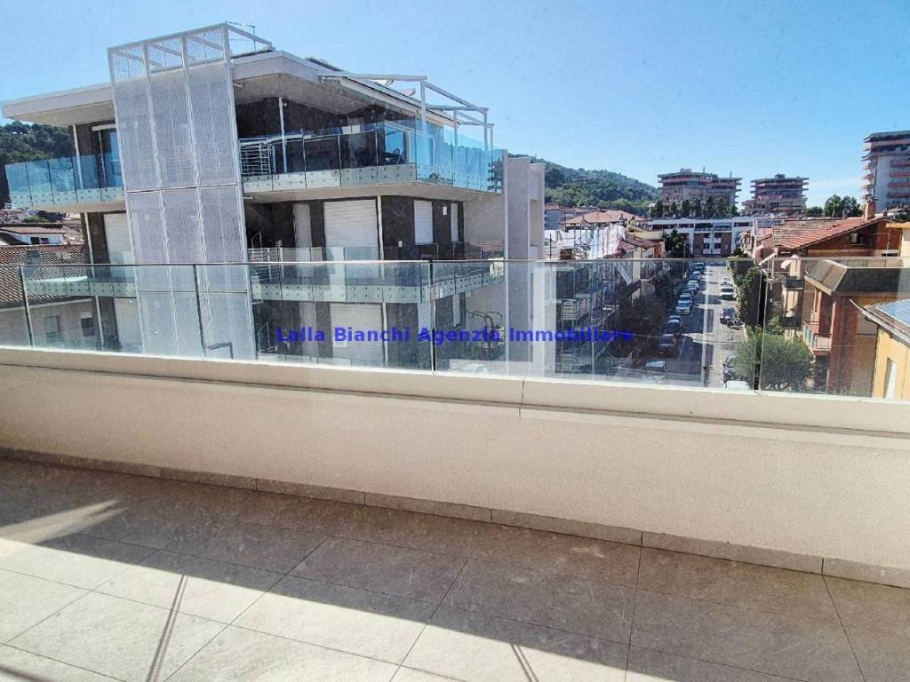 Appartamento a Pesaro in VIA BERNARDINO BALDI - Foto 2