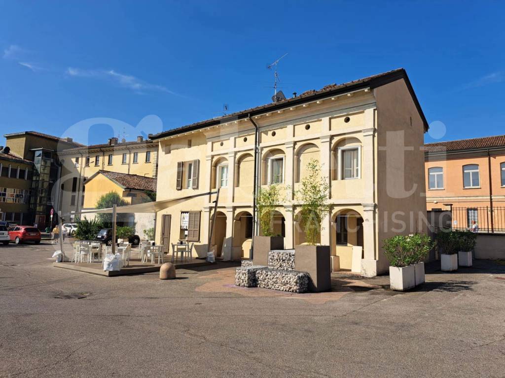 Palazzo / stabile a Codogno in PIAZZALE GANELLI, 3 - Foto 2