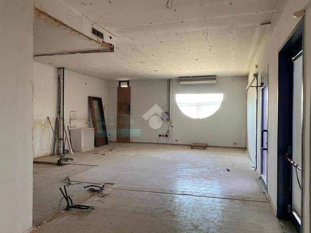 Immobile a Due carrare in SS 16 Adriatica, 180 - Foto 3