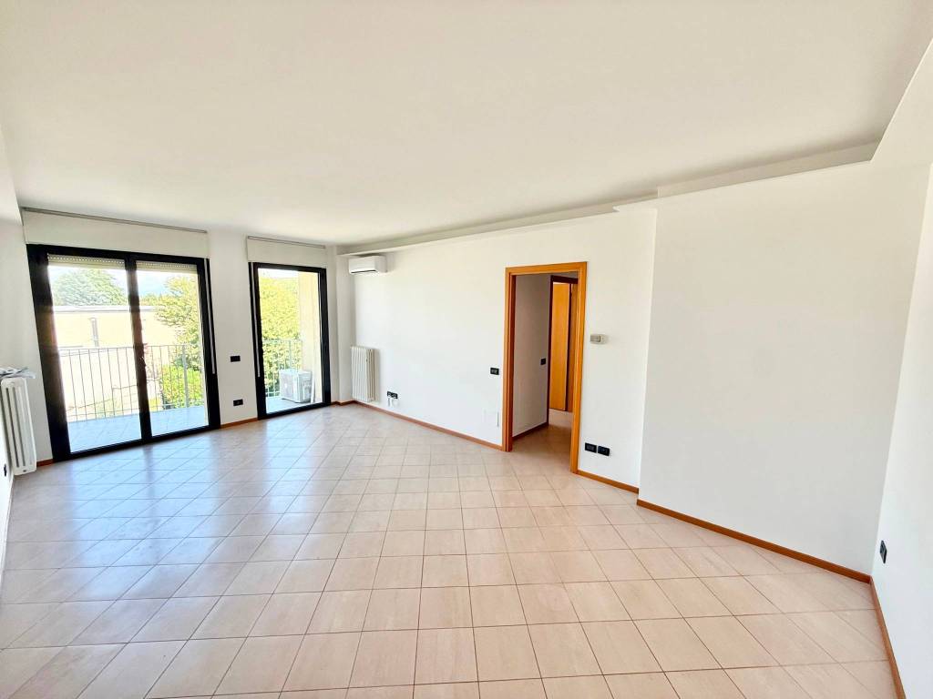 Appartamento a Lomazzo in Via Insubria, 7 - Foto 3