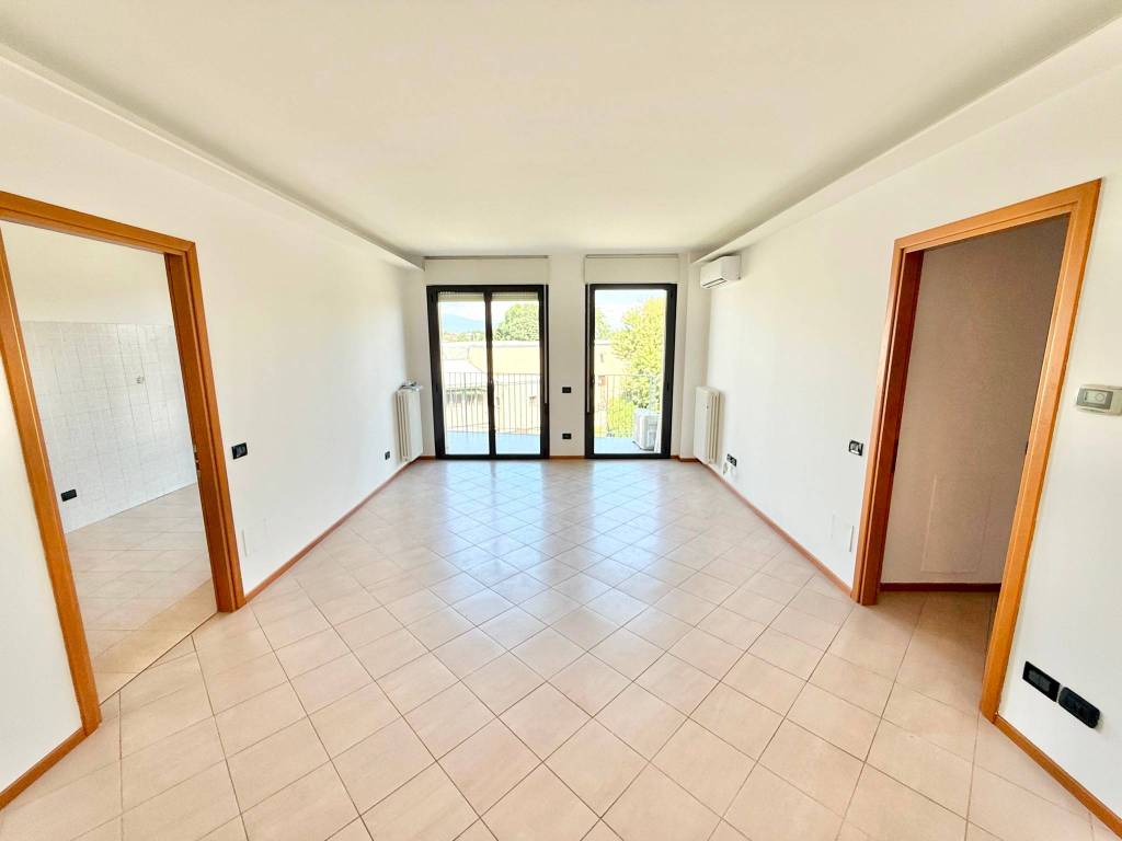 Appartamento a Lomazzo in Via Insubria, 7 - Foto 4