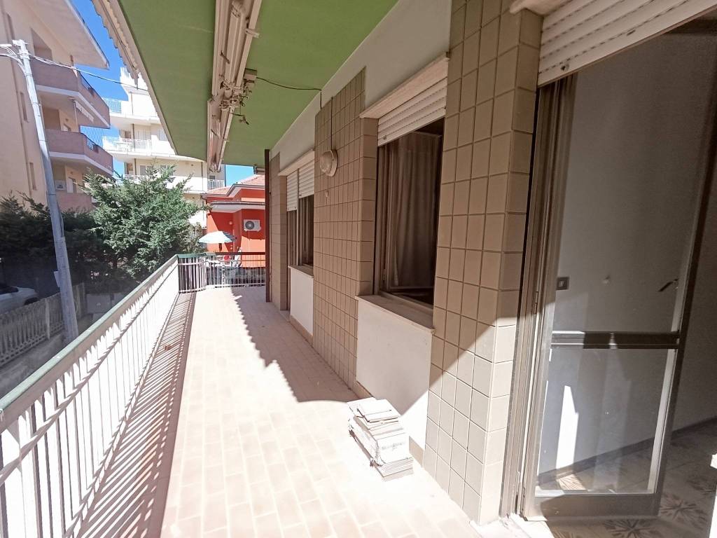 Appartamento a Alba adriatica in Lungomare Guglielmo Marconi - Foto 4