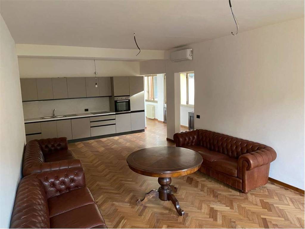 Appartamento a Modena in VIA SANT'EUFEMIA, 1000 - Foto 2