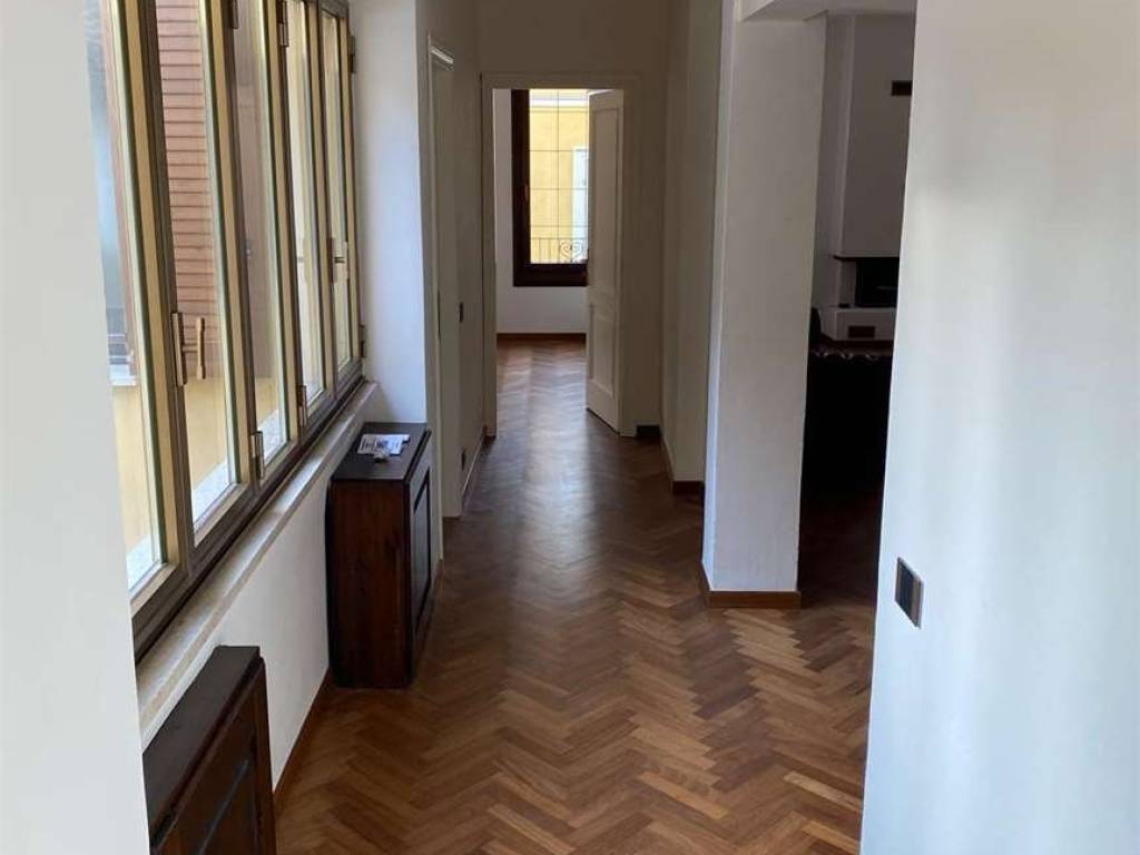 Appartamento a Modena in VIA SANT'EUFEMIA, 1000 - Foto 3