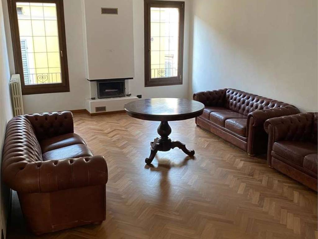 Appartamento a Modena in VIA SANT'EUFEMIA, 1000 - Foto 4
