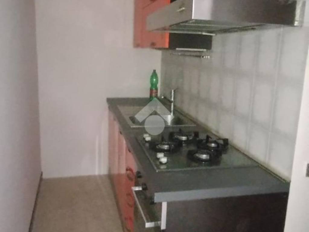 Immobile a Caronno pertusella in VIALE V GIORNATE, 59 - Foto 3