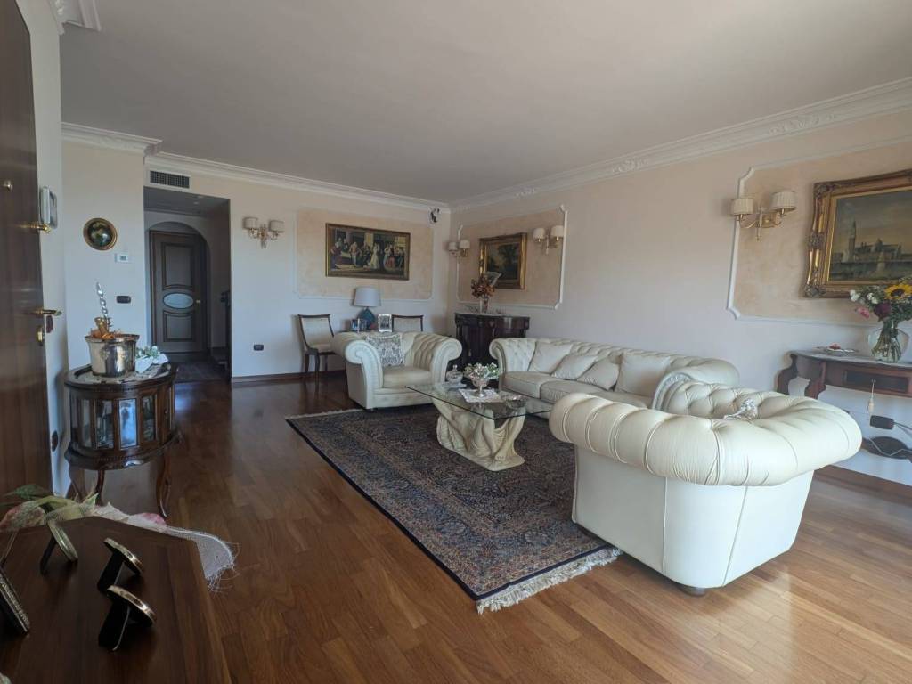 Villa a Crotone in Via Naxos, 11 - Foto 3