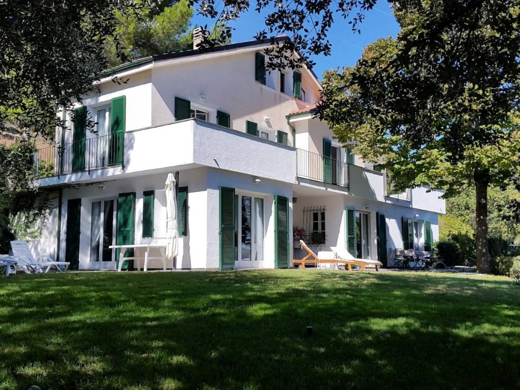 Villa a Imperia in Via Nostra Signora delle Grazie, 16 - Foto 2