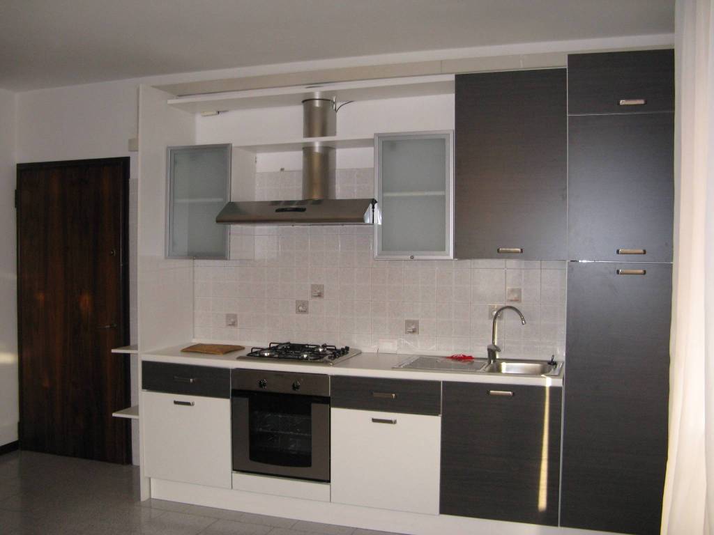 Appartamento a Due carrare in Via Enrico Fermi, 25 - Foto 2