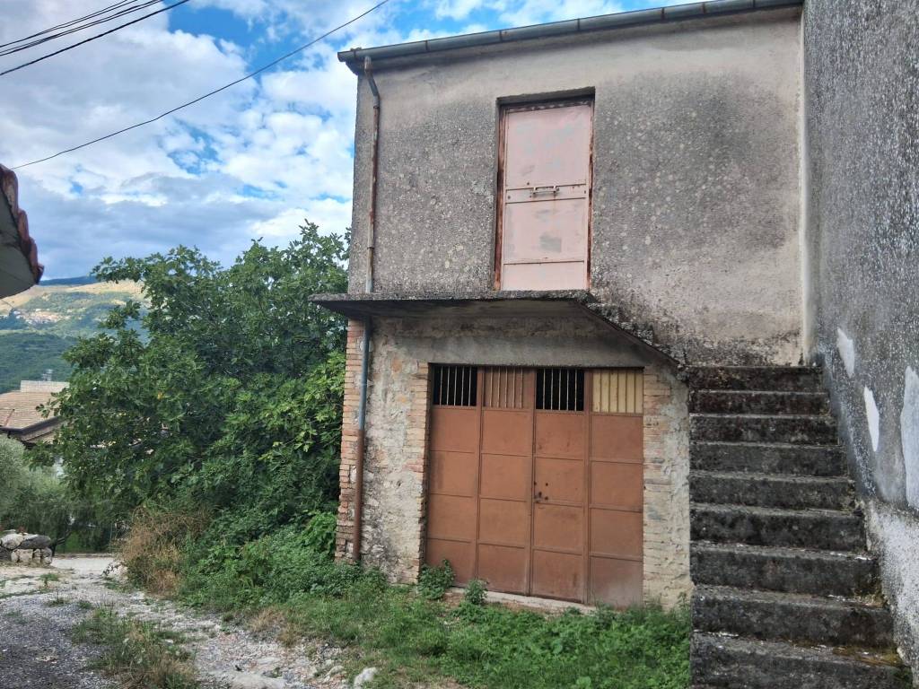 Casa indipendente a Isernia in Via Com. Colle Pagano - Foto 2