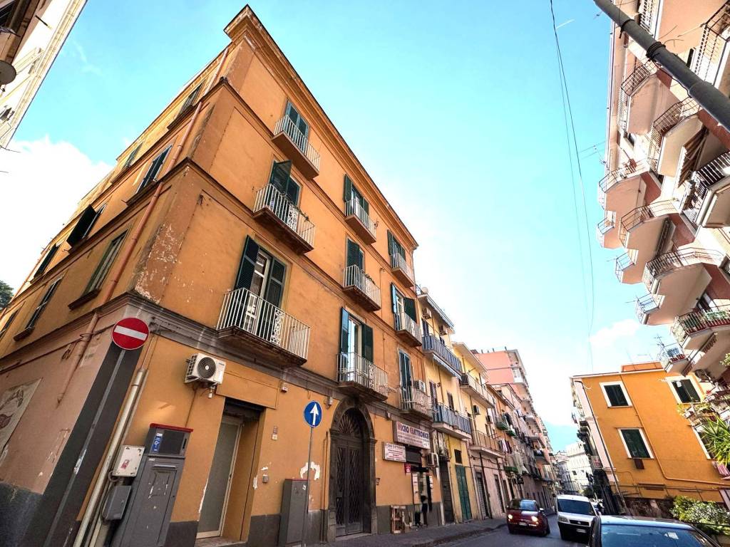 Appartamento a Castellammare di stabia in Via Camillo Benso Cavour, 17 - Foto 2