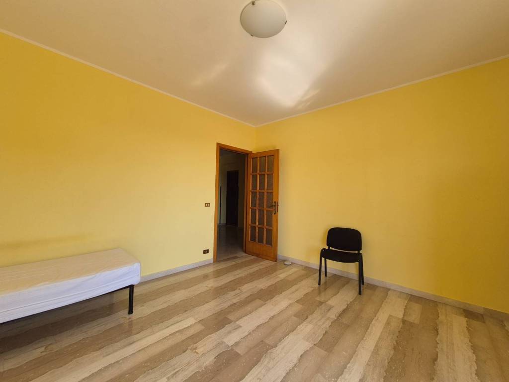 Appartamento a Catanzaro in viale Crotone, 69 - Foto 2