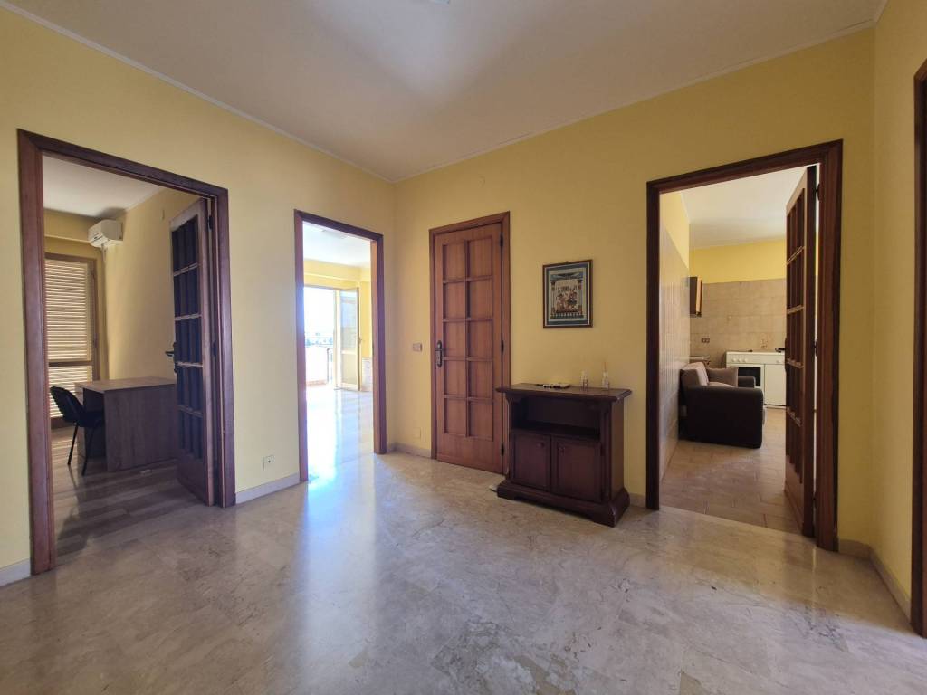 Appartamento a Catanzaro in viale Crotone, 69 - Foto 3