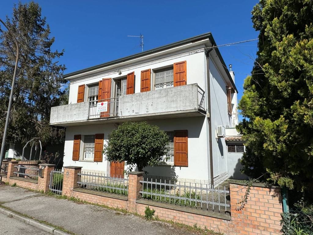 Villa a Alfonsine in Via Vincenzo Antonellini, 11 - Foto 2