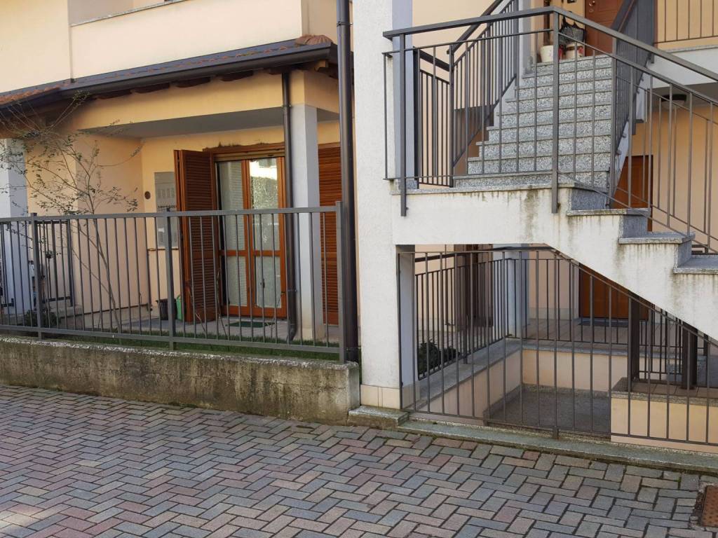 Appartamento a Somma lombardo in Via Giovanni Pascoli - Foto 3