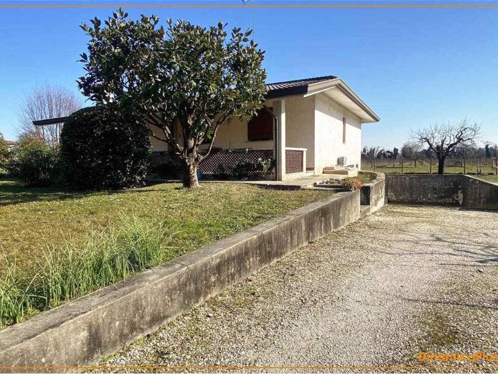 Villa a Godega di sant'urbano in Via Ugo costella - Foto 2