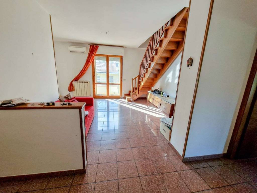 Appartamento a Sassocorvaro auditore in via dei Ciliegi - Foto 2