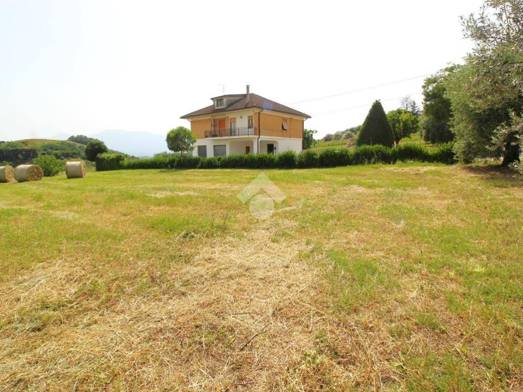 Terreno a Castorano in Terreno Edificabile STRADA PROVINCIALE CASTORANO - Foto 5