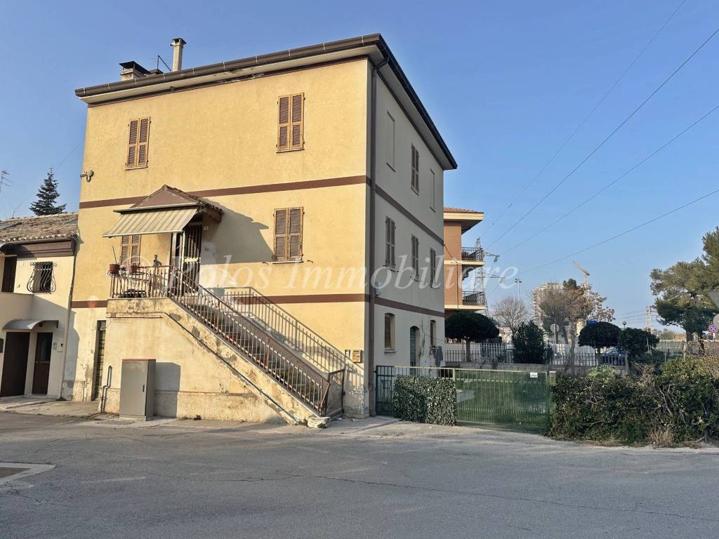 Casa indipendente a Porto san giorgio in Viale delle Regioni - Foto 2