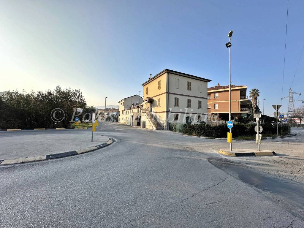 Casa indipendente a Porto san giorgio in Viale delle Regioni - Foto 3