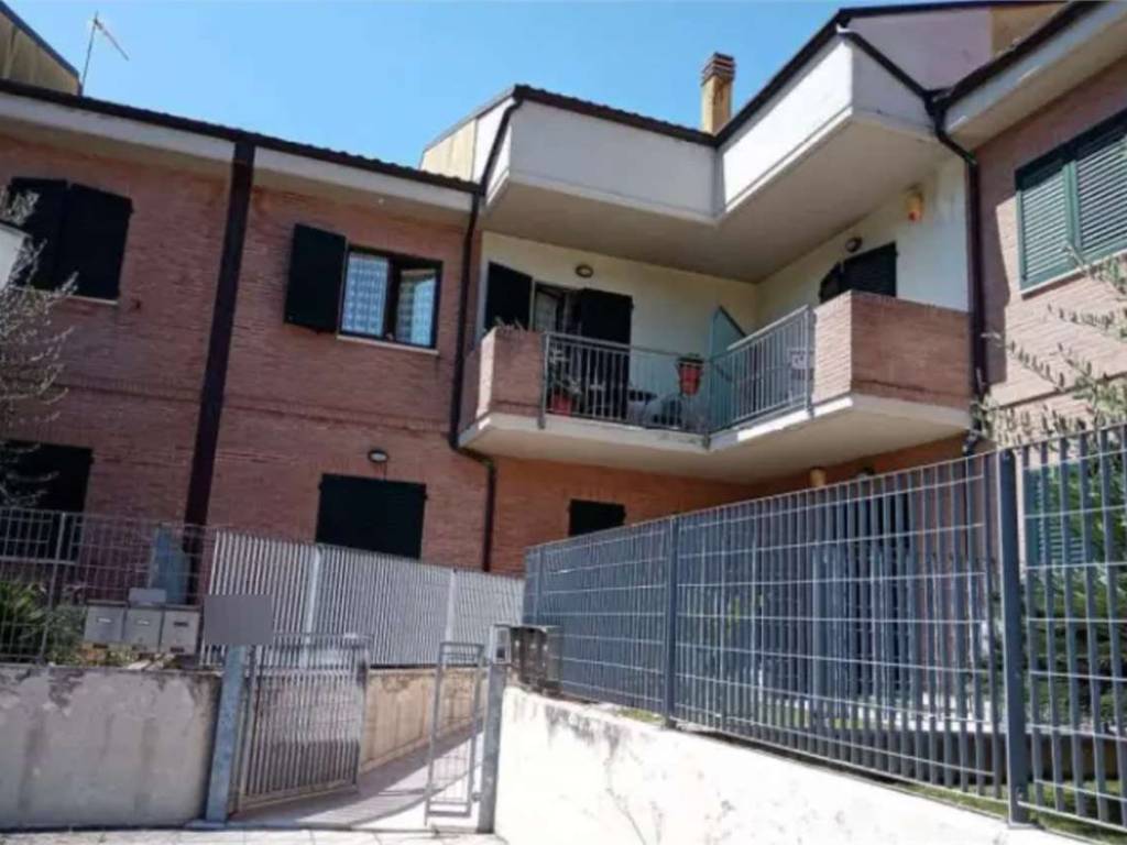 Appartamento a Camerata picena in Via Giovanni Pascoli - Foto 2