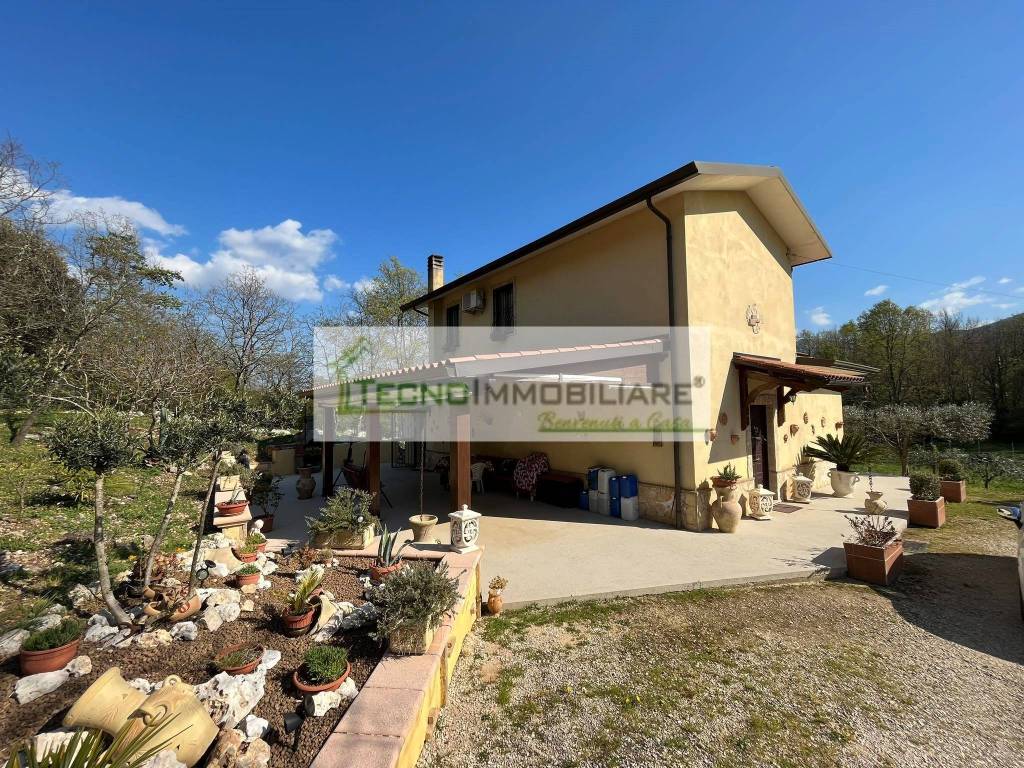Villa a Pontecorvo in Contrada Sant'Oliva - Foto 2