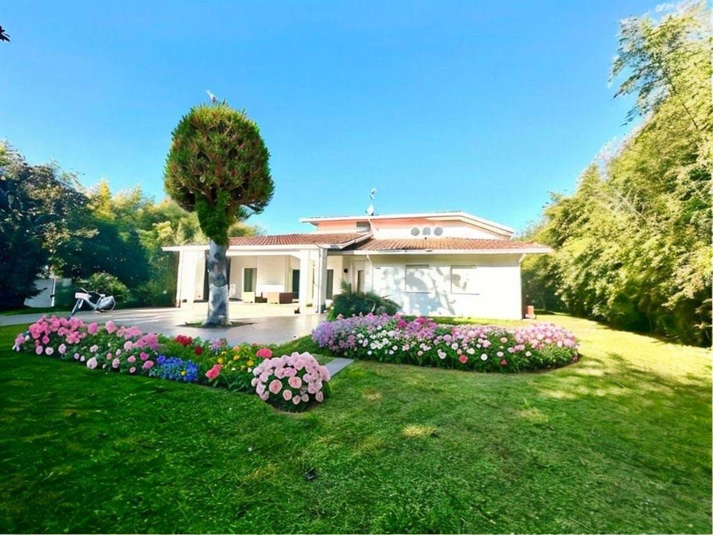 Villa a Forte dei marmi in Via Benedetto Croce - Foto 2