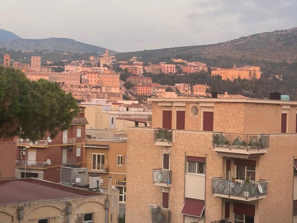 Appartamento a Terracina in Via Michele Roma - Foto 5