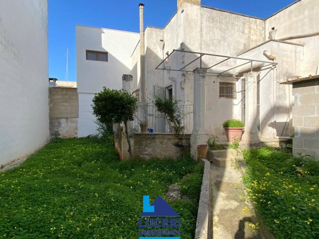 Casa indipendente a Parabita in Via Giovanni Vinci - Foto 2