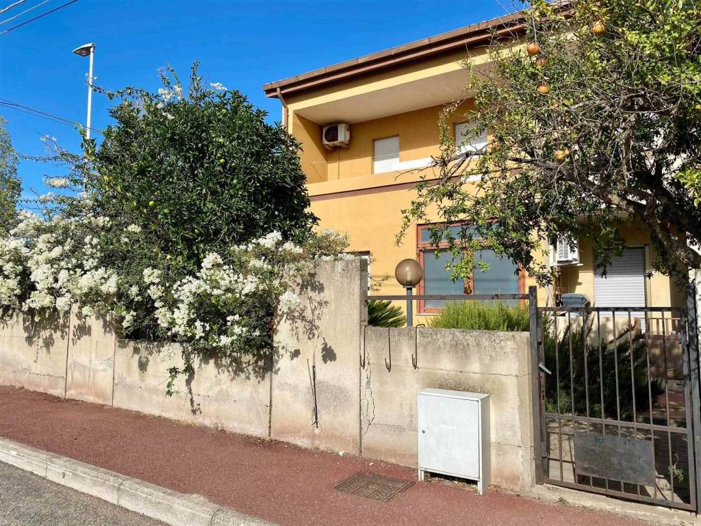 Villetta a schiera a Carbonia in Via Euclide, 2 - Foto 2