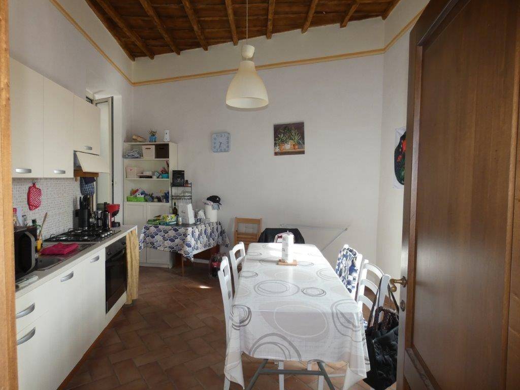 Appartamento a Viterbo in Piazza della Rocca, 22 - Foto 2