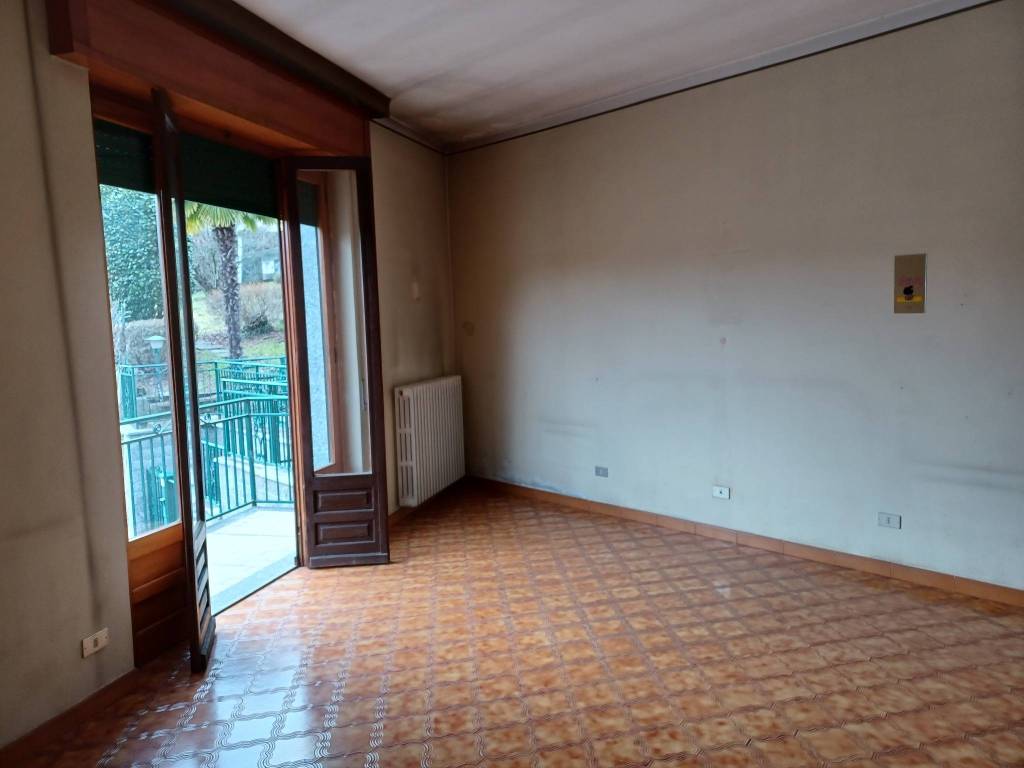 Casa indipendente a Omegna in Via Tre Cascine - Foto 2