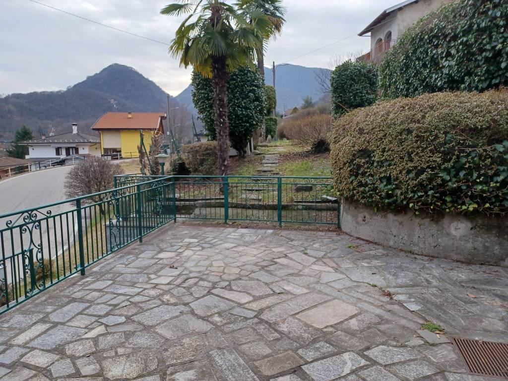 Casa indipendente a Omegna in Via Tre Cascine - Foto 3