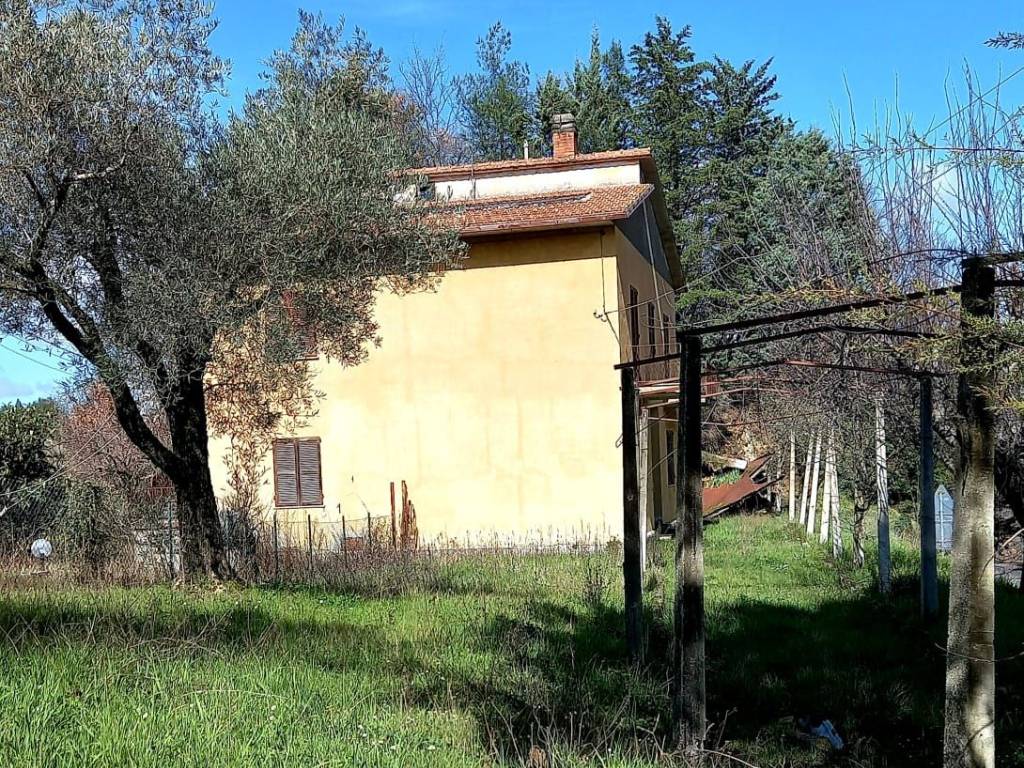 Appartamento a Nocera umbra in Vocabolo Stravignano - Foto 3