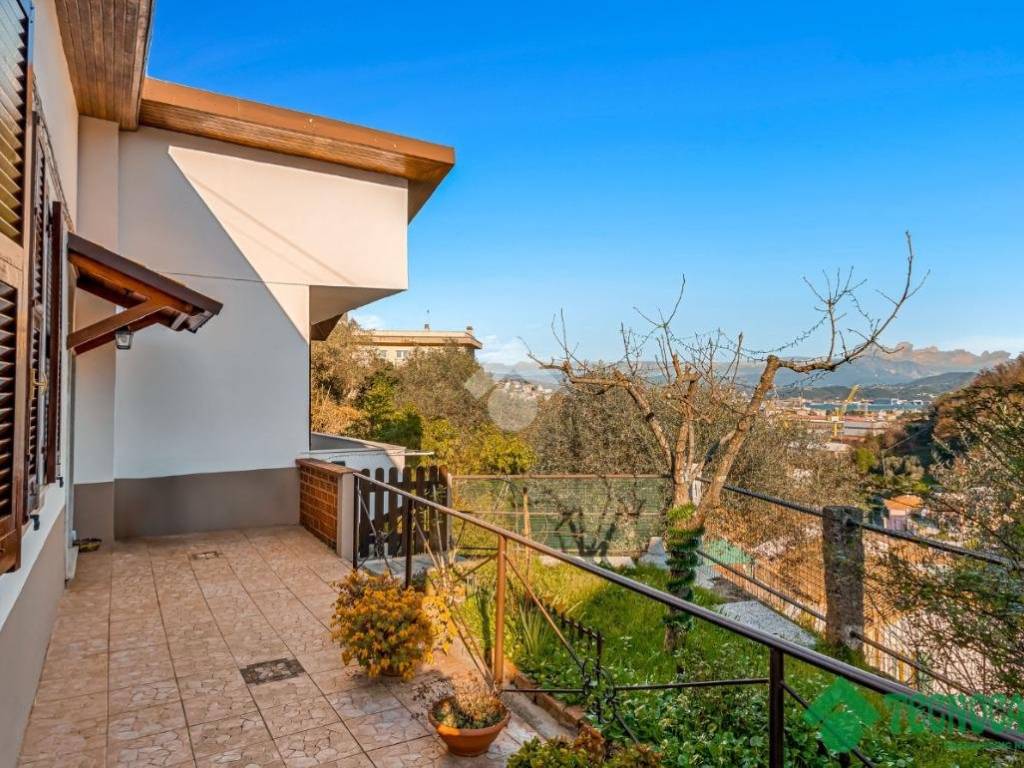 Casa indipendente a La spezia in Via Sant'Andrea, 23 - Foto 2